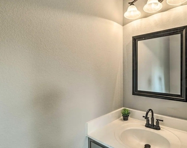 4909 Sunflower Street - Photo Thumbnail 18