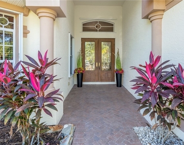 4923 Cerromar Drive - Photo Thumbnail 2