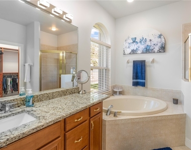 4923 Cerromar Drive - Photo Thumbnail 17