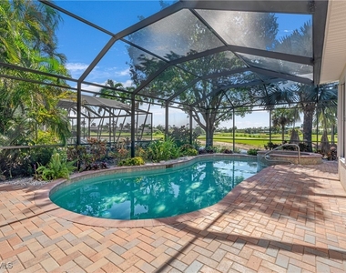 4923 Cerromar Drive - Photo Thumbnail 12