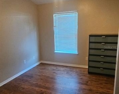 8504 Shallow Creek Court - Photo Thumbnail 12