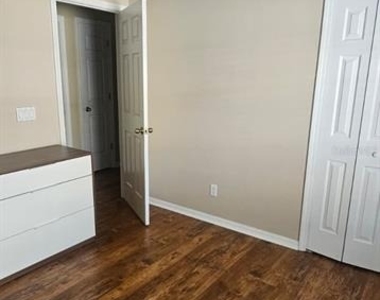 8504 Shallow Creek Court - Photo Thumbnail 11