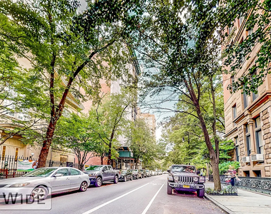 311 East 25th Street - Photo Thumbnail 6