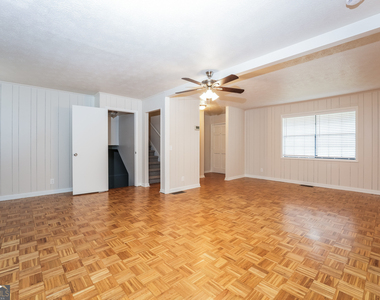 2236 Kings Forest Drive Se - Photo Thumbnail 1
