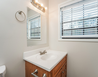 2236 Kings Forest Drive Se - Photo Thumbnail 12