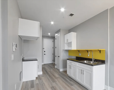 639 East 28th Street - Photo Thumbnail 2