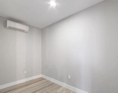 639 East 28th Street - Photo Thumbnail 3