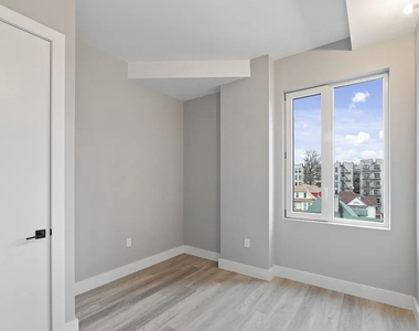 639 East 28th Street - Photo Thumbnail 4