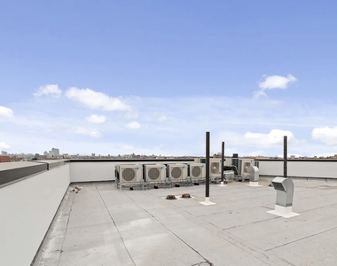 639 East 28th Street - Photo Thumbnail 6