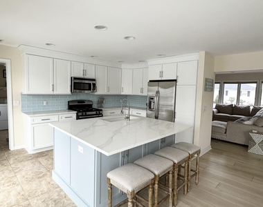 241 Westmont Avenue - Photo Thumbnail 8