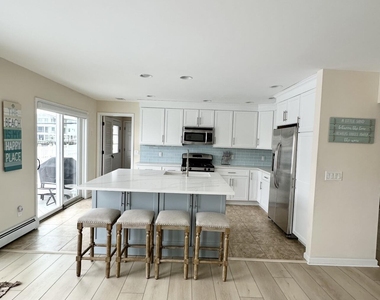 241 Westmont Avenue - Photo Thumbnail 9