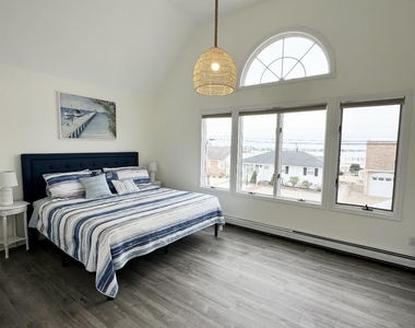 241 Westmont Avenue - Photo Thumbnail 24