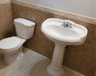 2743 Nw 47th Terrace - Photo Thumbnail 16