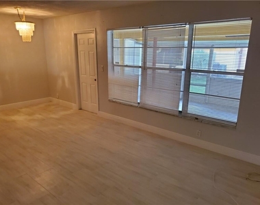 2743 Nw 47th Terrace - Photo Thumbnail 9