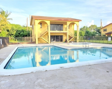 2743 Nw 47th Terrace - Photo Thumbnail 17