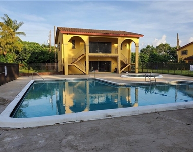 2743 Nw 47th Terrace - Photo Thumbnail 18