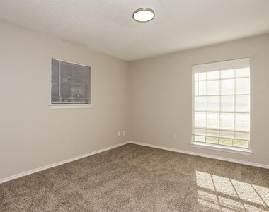 4026 Cedar Creek Drive - Photo Thumbnail 13