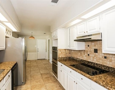 4026 Cedar Creek Drive - Photo Thumbnail 8