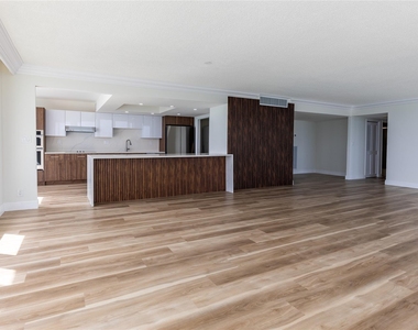2100 S Ocean Ln - Photo Thumbnail 5