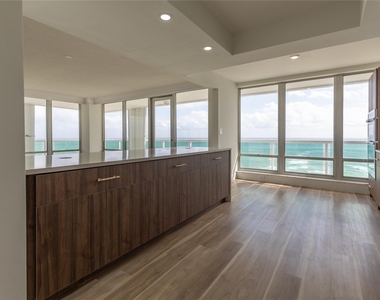 2100 S Ocean Ln - Photo Thumbnail 9