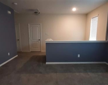 325 Kennewick Drive - Photo Thumbnail 22