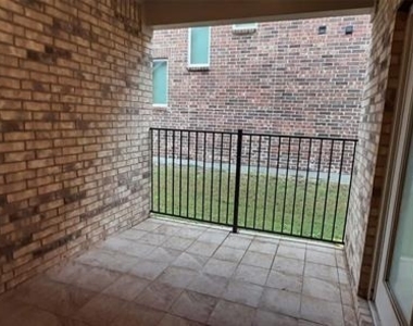 325 Kennewick Drive - Photo Thumbnail 25