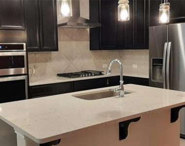 325 Kennewick Drive - Photo Thumbnail 4