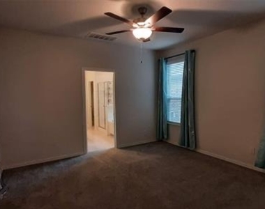 325 Kennewick Drive - Photo Thumbnail 10