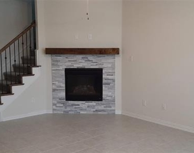 325 Kennewick Drive - Photo Thumbnail 2