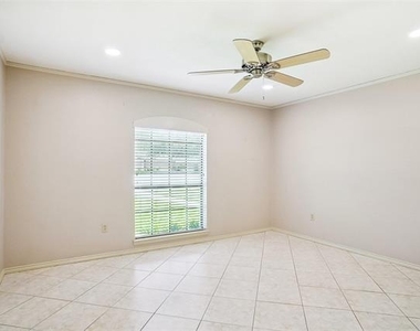 4857 Ledgestone Court - Photo Thumbnail 10