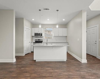 3600 Aaron Place - Photo Thumbnail 5