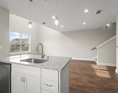 3600 Aaron Place - Photo Thumbnail 8