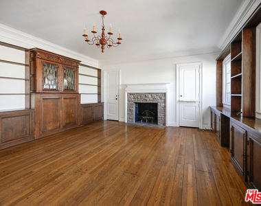13161 Addison Street - Photo Thumbnail 12