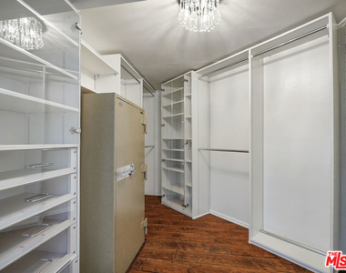 13161 Addison Street - Photo Thumbnail 16