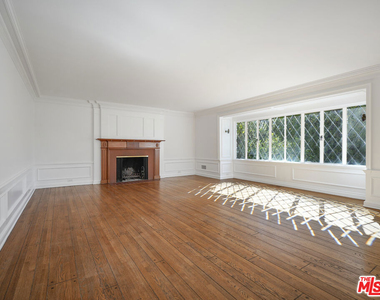13161 Addison Street - Photo Thumbnail 5