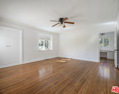 13161 Addison Street - Photo Thumbnail 14