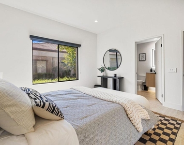 54109 Oak Hill - Photo Thumbnail 12
