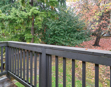 14629 N.e. 37th Pl. - Photo Thumbnail 7