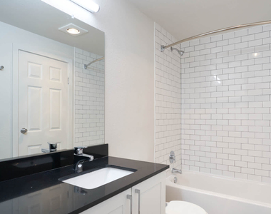 14629 N.e. 37th Pl. - Photo Thumbnail 9