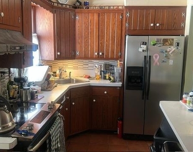 873 Custer St - Photo Thumbnail 3