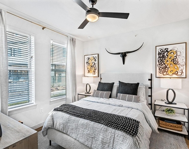 4401 E Pflugerville Pkwy - Photo Thumbnail 4