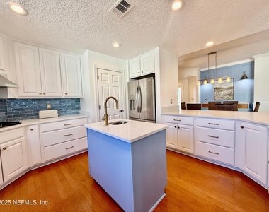 315 Ocean Grande Drive - Photo Thumbnail 8