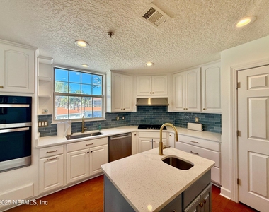 315 Ocean Grande Drive - Photo Thumbnail 10
