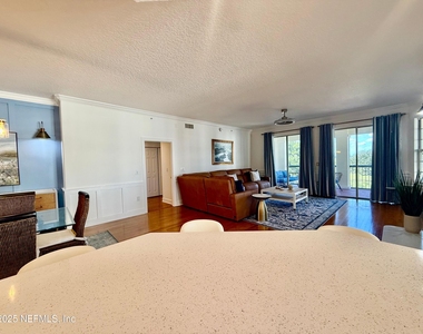 315 Ocean Grande Drive - Photo Thumbnail 11