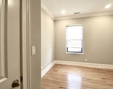 5528 S Indiana Avenue - Photo Thumbnail 9