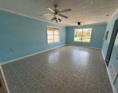1414 East Avenue - Photo Thumbnail 4