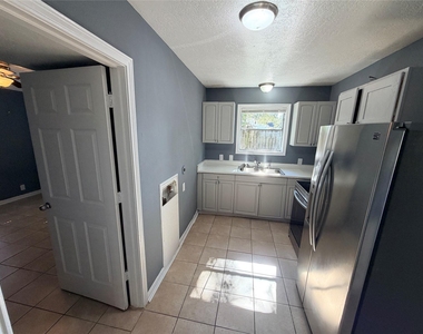 1414 East Avenue - Photo Thumbnail 8