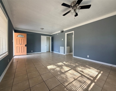 1414 East Avenue - Photo Thumbnail 6