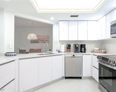592 Beachwalk Circle - Photo Thumbnail 13
