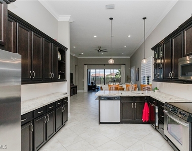 5265 Messina Street - Photo Thumbnail 4